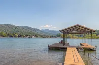 Private Dock, Mountain View, Lake Front, 2 kayaks, 2 SUPs, 1 canoe, Hot tub - 부티크