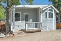 Leisure Time Getaway: Walk to the River, Pets OK - Wifi