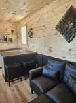 New 2 Bedroom Container Cabin with Direct Trail Access! Ride Errol (Cabin 1) - Wifi