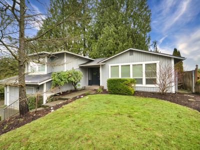 Experience Woodinville Wine Country/Downtown Bothell