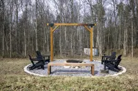 5-Acre Dog-Friendly Luray Cabin Hot Tub, Fire Pit, Game Room, Bar & Farm Animals - 4-Sterne