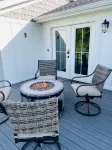 Lake, River and Lighthouse View Suite<br> - Wi-Fi