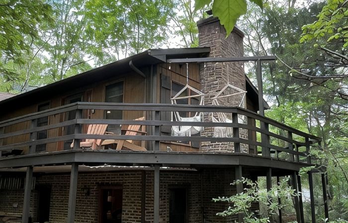 This 2000 sq ft cabin is the perfect retreat!