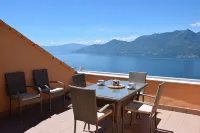 CASA ELENA - A terrace on Lake Maggiore - 3-Star