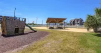 Fun in the Sun on Topsail Island at the Pelican Pad: A cozy oceanfront condo - balcony