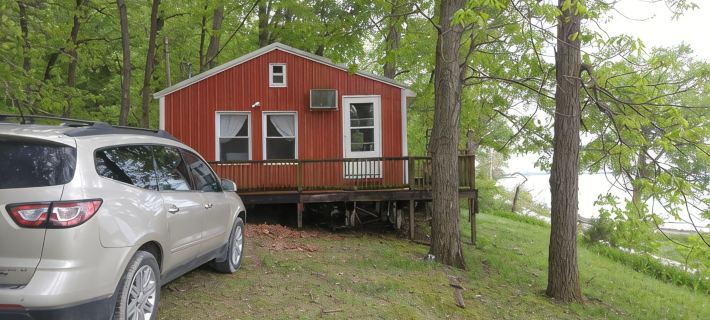 Riverfront Cabin With Small Beach Short Drive From Nauvoo Hotels in Hancock County