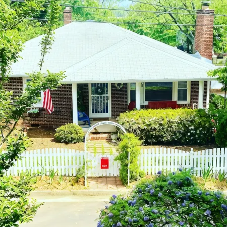Downtown Greer Cottage ⭐️ Walk to downtown!