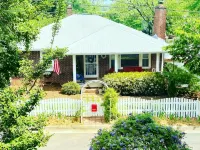 Downtown Greer Cottage ⭐️ Walk to downtown! - Wi-Fi