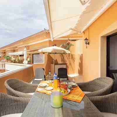 Playa Las Vistas 5 close to the sea + beach, wifi, terrace, heated pool Dining/Meeting Rooms