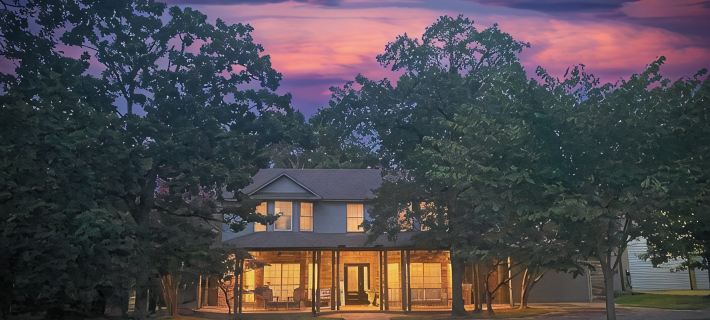 Luxury-Sleeps16-Spa-GameRoom-FirePit-Casino-EV-Pet Hotels in Marshall County