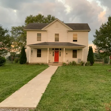 Farmhouse at the foot of the Blue Ridge Mountains