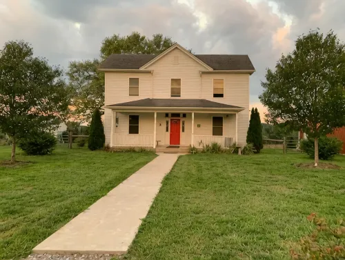 Farmhouse at the foot of the Blue Ridge Mountains - 3-Star