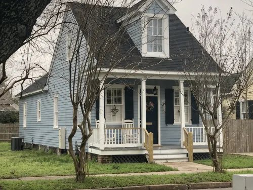Historic home in Downtown Mobile next to Civic Center and Mardi Gras parades - บังกะโล