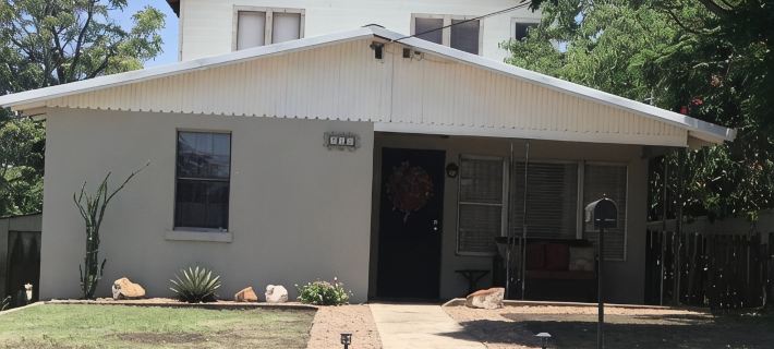 Great house for making memories! Two living areas, bar, and pool table Hotels in Alpine