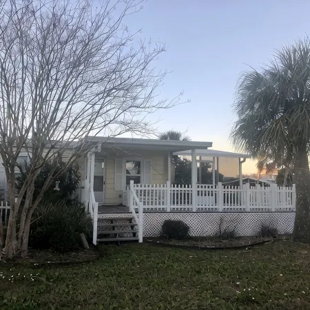 Reel Pelican Paradise located in Paradise village, Shellpoint Beach on the Gulf