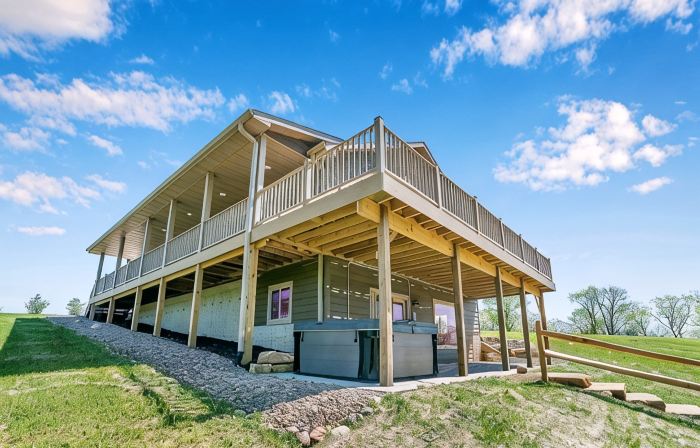 The Bridgeview Lodge  Hot Tub + Incredible Mississippi River Views & Sunsets