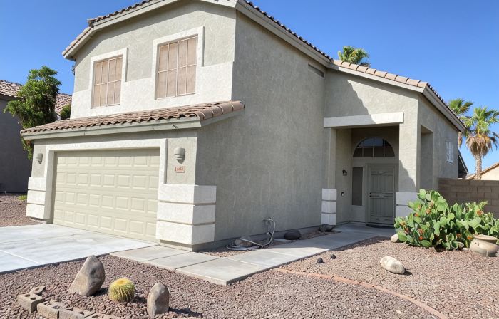 Cozy getaway home w/ POOL and GREAT location!