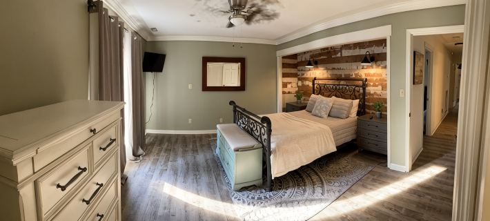 WATERFRONT – Experience Lake Life and Nature with City Convenience! Hotele w: Jackson County