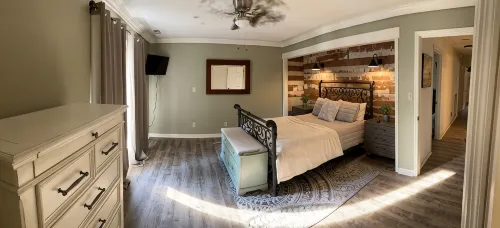 WATERFRONT – Experience Lake Life and Nature with City Convenience! - 3-Star