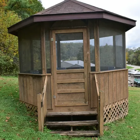 Bluff Cabin Near Mississippi River with Gazebo, Fire Pit and Easy Trail Access