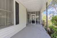 Historic 3BR with Porch & Fire Pit near Downtown - Wifi