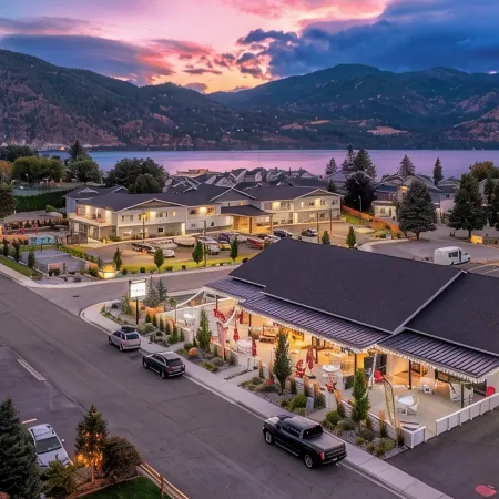 The Lodge Lake Chelan