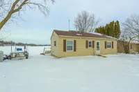 距雙子城一小時 帶碼頭; 2卧1衛 湖畔溫馨小屋 - Wi-Fi