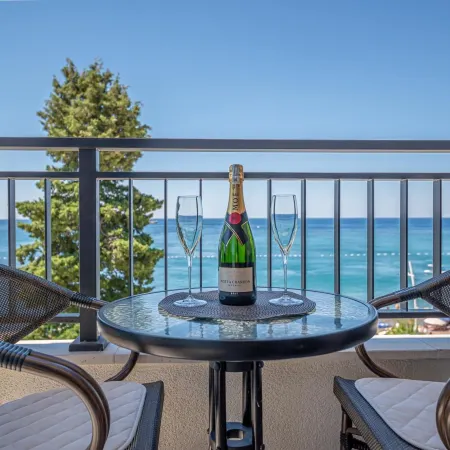 Seafront Apartments Petrovac