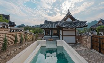 Gyeongju Ojae Hanok Pool Villa