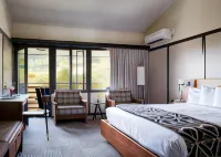 Skyline Lodge - balcony