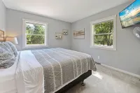 Lake Living on Castle Rock Lake, Close to WI Dells, Family Friendly - Wifi