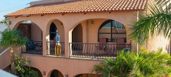 Casa Kootenay Waterfront Bnb Hotels in La Paz