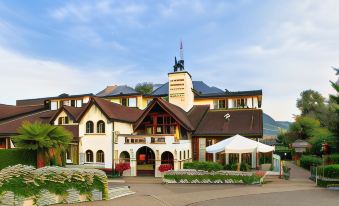 Swiss-Chalet Merlischachen - Romantik Schloss-Hotel am See
