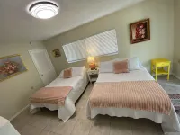 Ocean Views - Boatman’s Beach House! Steps to St. Augustine Beach. Sleeps 10. - 4-Star