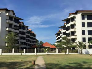 Samsuria Beach Apartment Resort