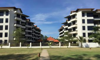 Samsuria Beach Apartment Resort