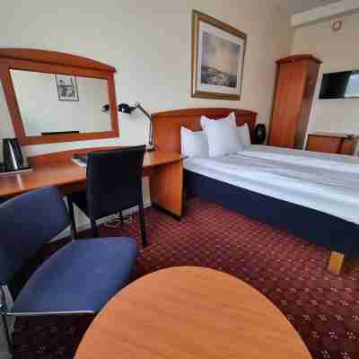 Chesterfield Hotel Rooms