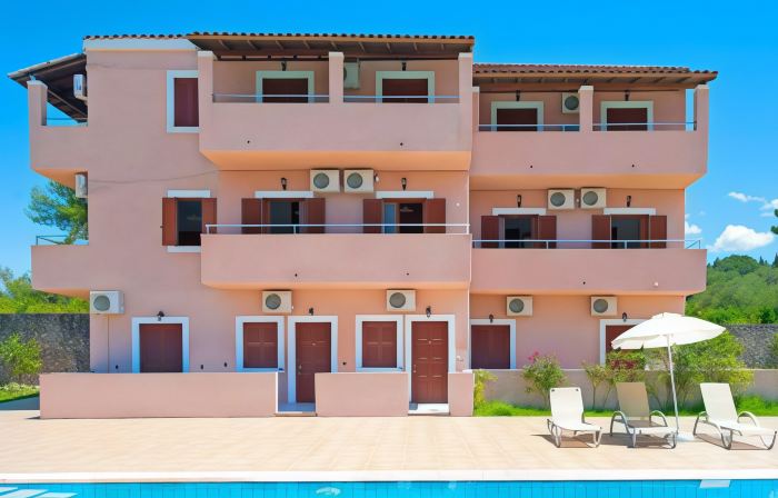 Alexis Pool Apartments