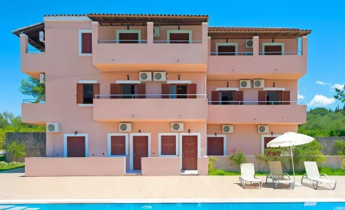 Alexis Pool Apartments