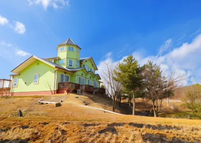 Cheolwon Northelgia Pension Hotel dekat Sambuyeon Falls