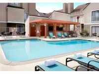 Residence Inn Long Beach - Pools