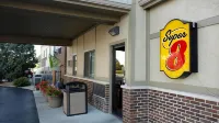 Super 8 by Wyndham Ottawa Starved Rock Hôtels à : Fall River Township