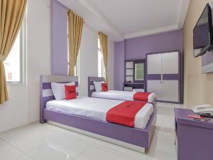 RedDoorz Plus Near Stasiun Bekasi