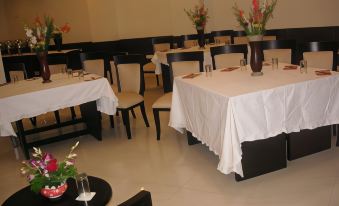 Hotel Meridian Plaza - Housity