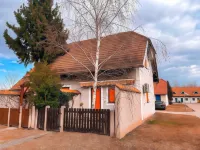 Lovely 2-Bedroom House in Terme Catez