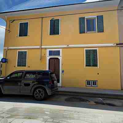 Cleo Viola Hotel Exterior