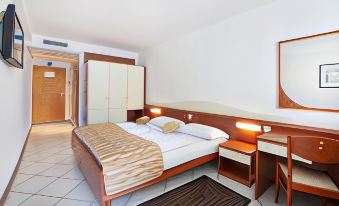 Hotel Narcis - Maslinica Hotels & Resorts