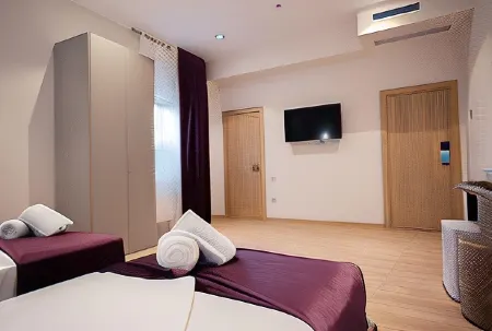 5 Wood Hotel & SPA