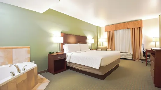 Holiday Inn Express & Suites Cocoa