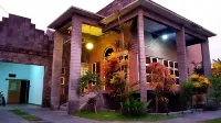 Edhost d'Castillo Hotel dekat Toko Emas Gajah Putih Bantul